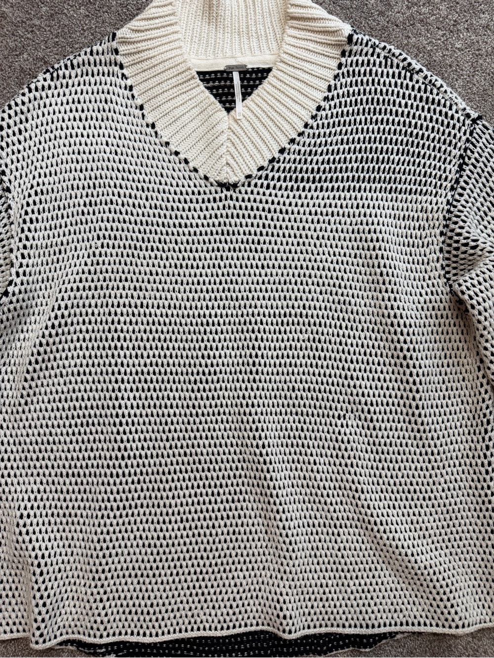 Free People Maisie Oversized Black & White Sweated Size XS - Picture 16 of 16
